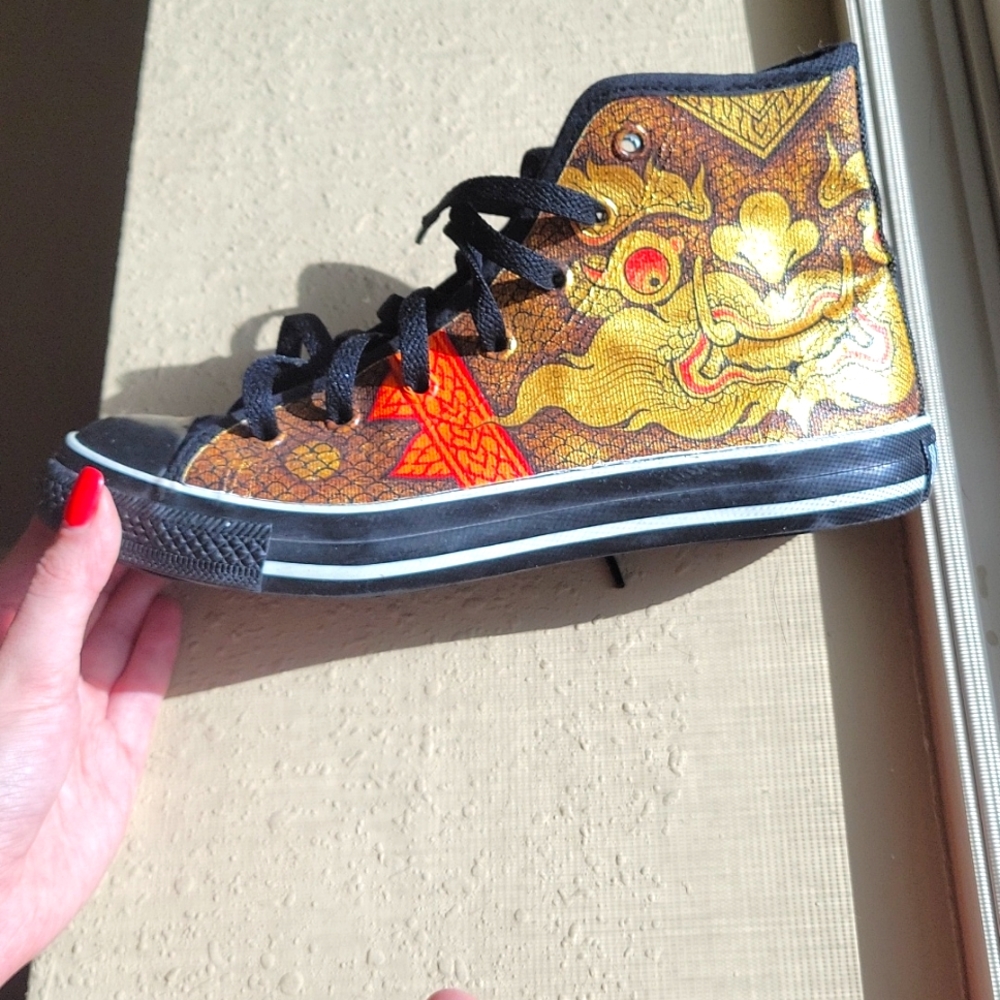 Handpainted sneakers